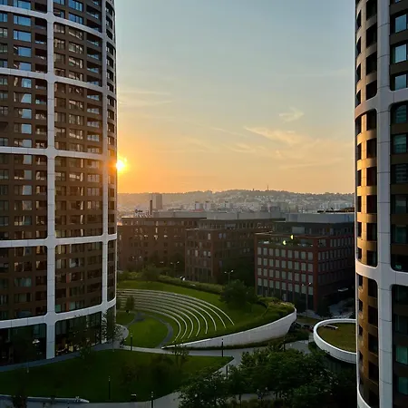 Apartment Cloud 9 Sky Park Elegance - Brand New With Stunning Views