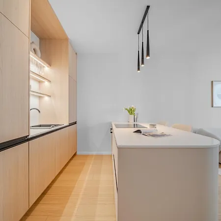 公寓 Cloud 9 Sky Park Elegance - Brand New With Stunning Views 布拉迪斯拉发