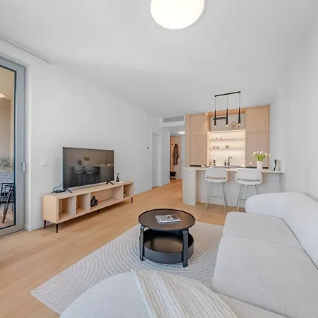 Cloud 9 Sky Park Elegance - Brand New With Stunning Views * 布拉迪斯拉发