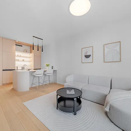 Cloud 9 Sky Park Elegance - Brand New With Stunning Views Apartment Bratislava