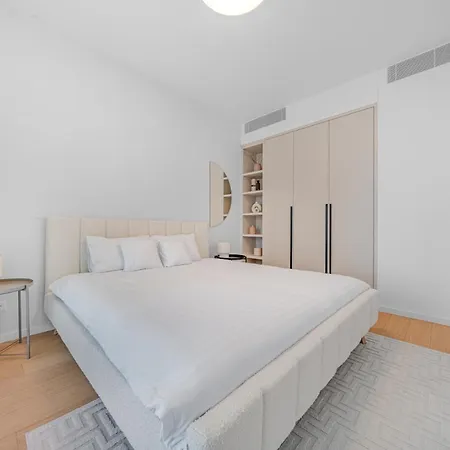 דירה Cloud 9 Sky Park Elegance - Brand New With Stunning Views ברטיסלאבה