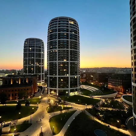 Cloud 9 Sky Park Elegance - Brand New With Stunning Views *